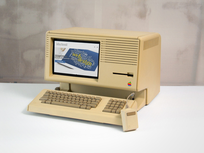 JeffreySiereveld.com on an old school Macintosh computer